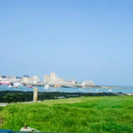 House With 3 Bedrooms In With Furnished Garden And Wifi 2 Km From The Beach בית נופש